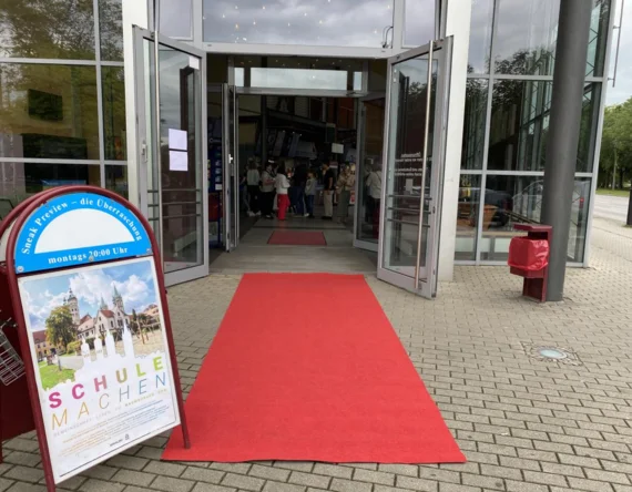 Premiere "Schule machen"